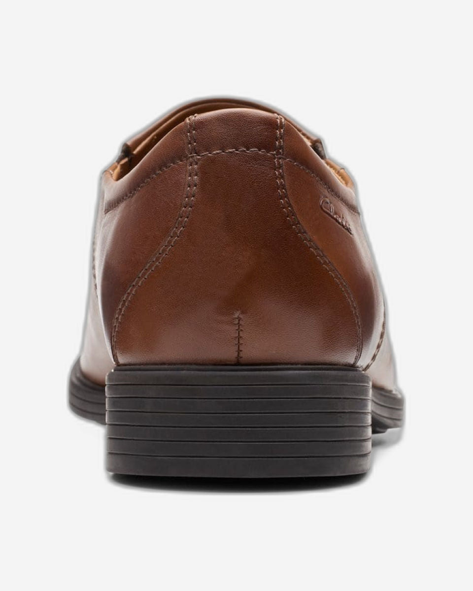 Clarks Whiddon Step Shoes (Standard Fit)
