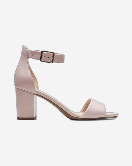 Clarks Deva Mae Sandals (Wide Fit)
