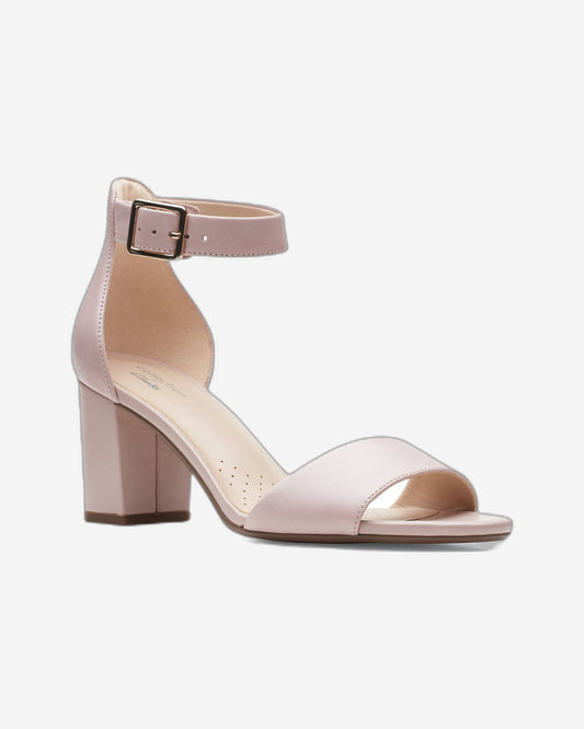 Clarks Deva Mae Sandals (Wide Fit)