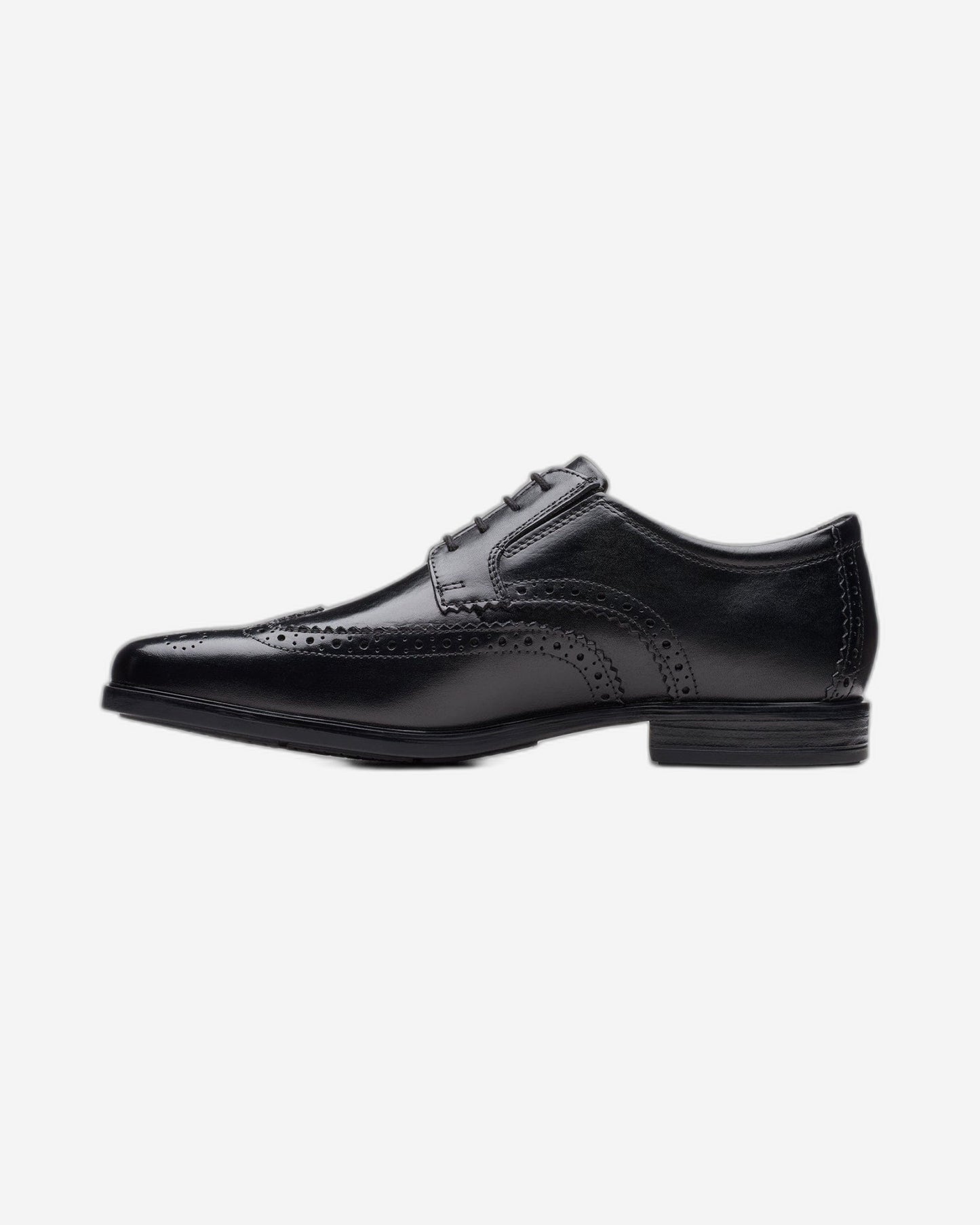 Clarks Howard Wing Shoes (Wide Fit)
