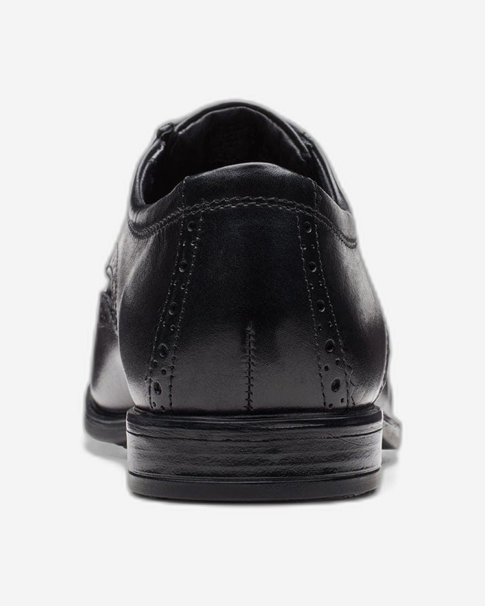 Clarks Howard Wing Shoes (Wide Fit)