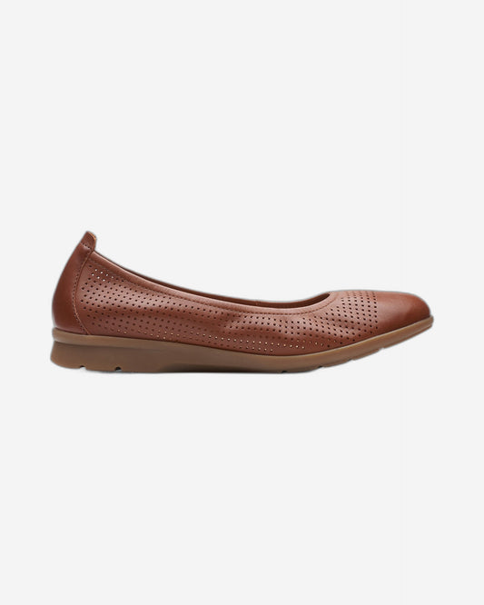 Clarks Jenette Ease Shoes (Standard Fit)