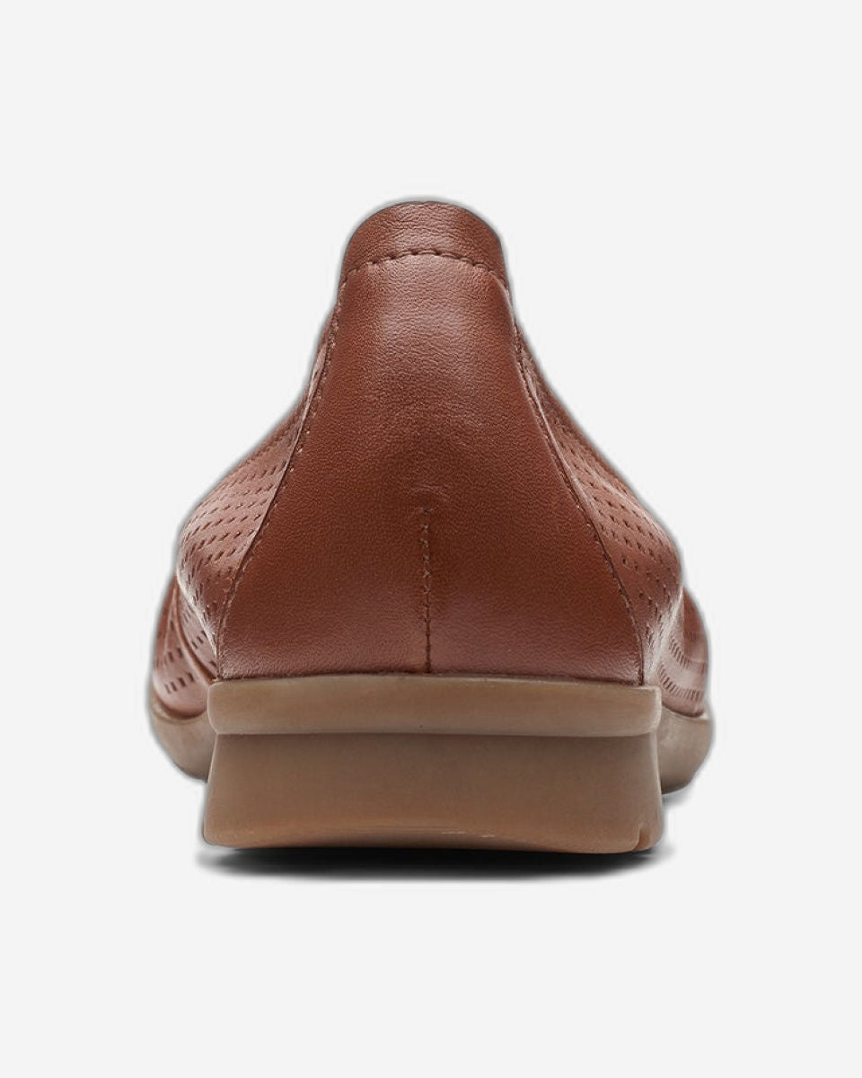 Clarks Jenette Ease Shoes (Standard Fit)