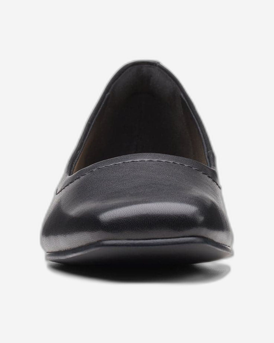 Clarks Seren30 Court Shoes (Standard Fit)