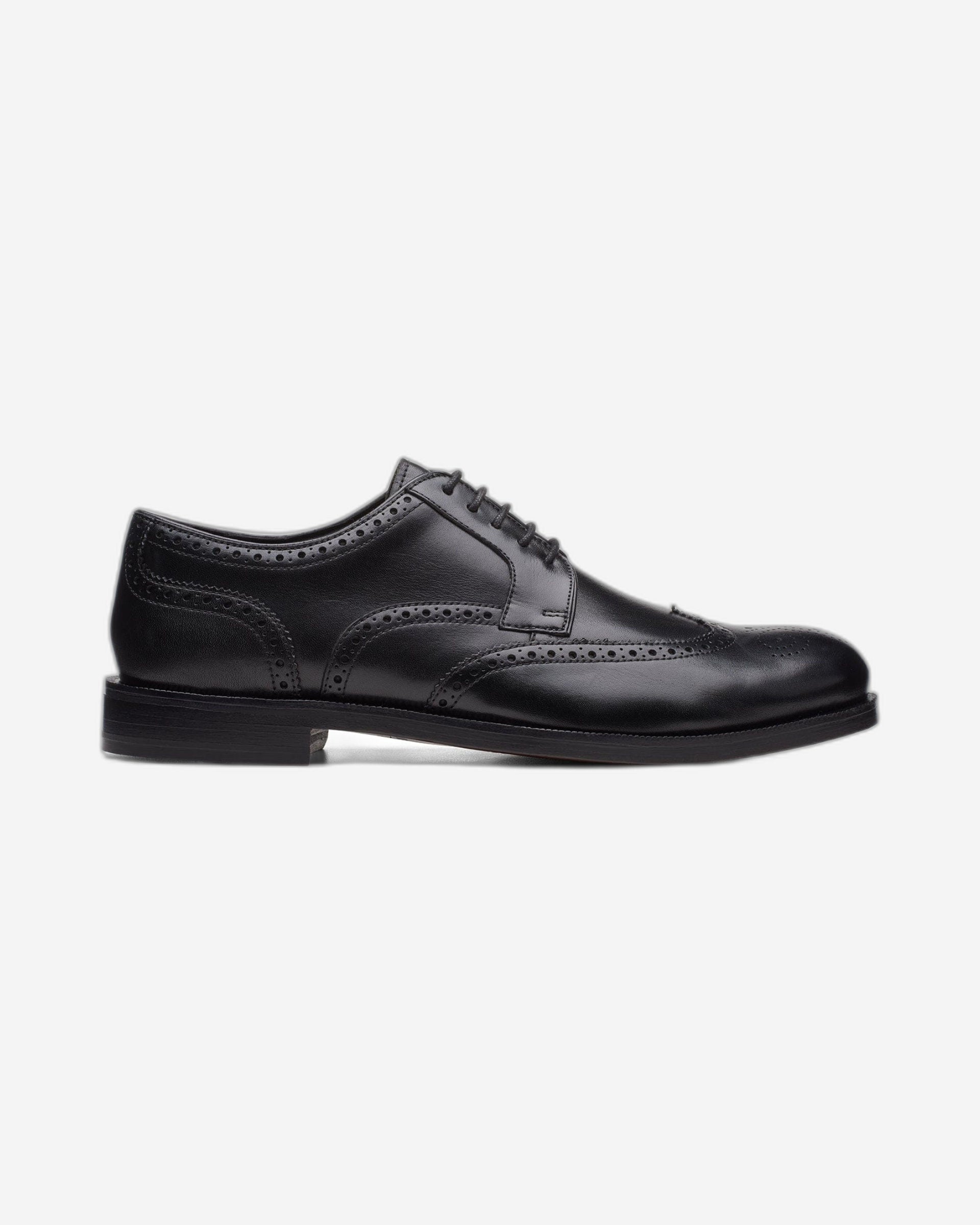 Buy Clarks Craftdean Wing Shoes (Standard Fit) Online in UAE | Jashanmal