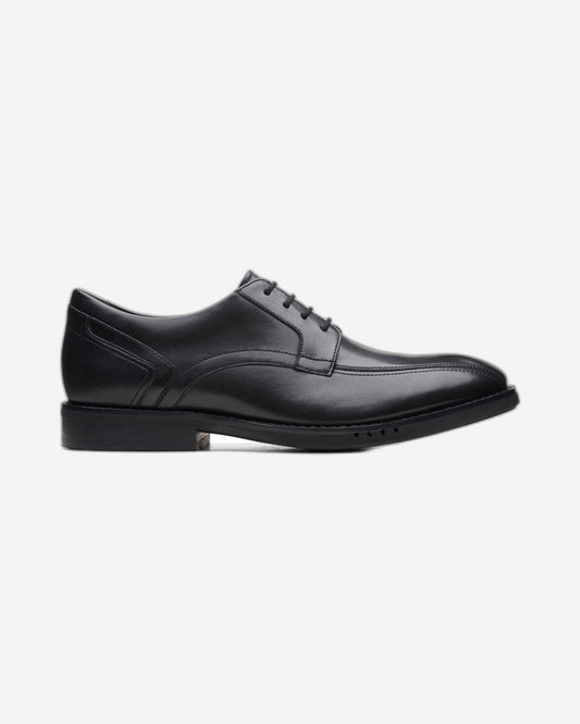 Clarks Un Hugh Way (Standard Fit)