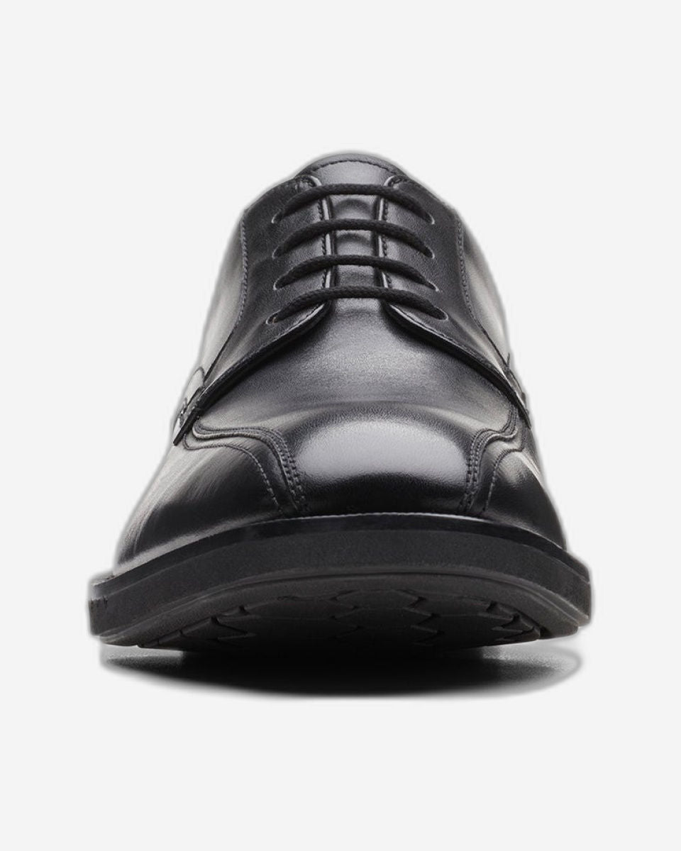 Clarks Un Hugh Way (Standard Fit)