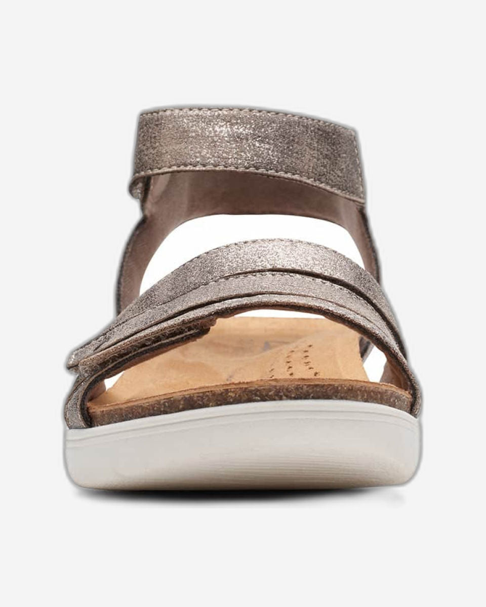 Clarks April Dove Sandals (Wide Fit)