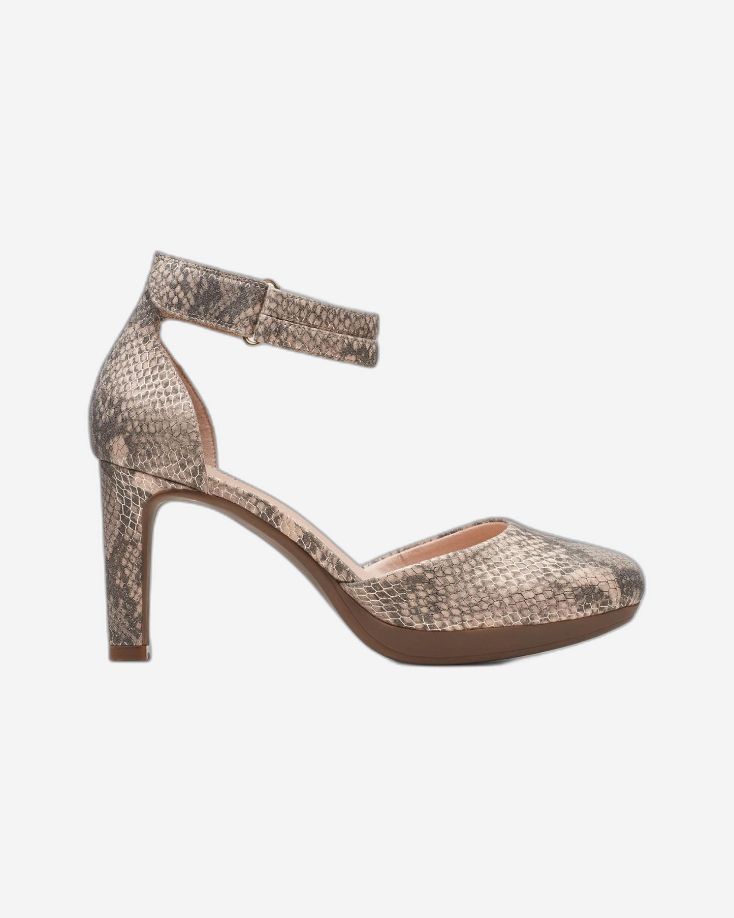Clarks Ambyr Skip Shoes (Wide Fit)