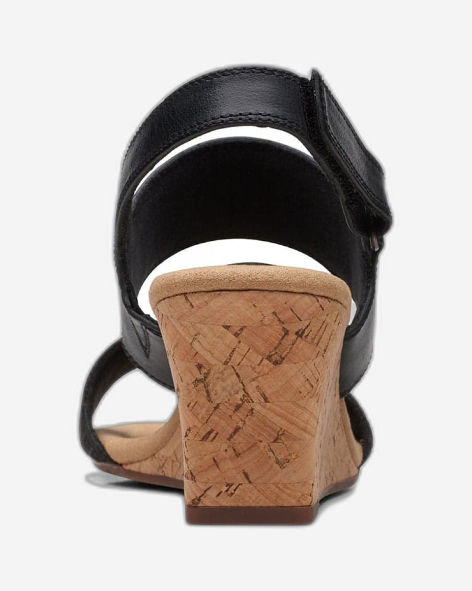 Clarks Kyarra Faye Sandals (Wide Fit)