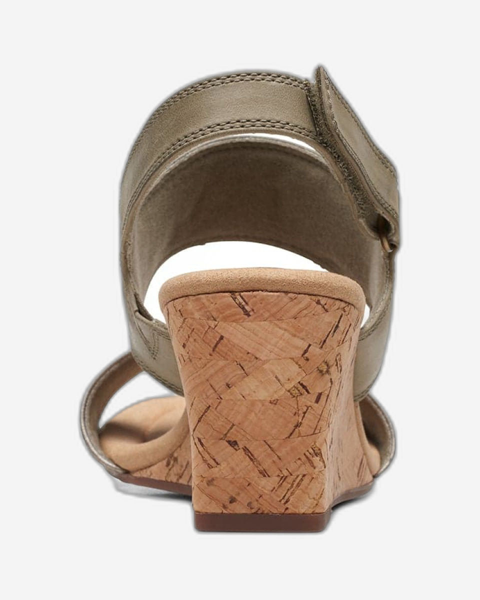 Clarks Kyarra Faye Sandals (Wide Fit)