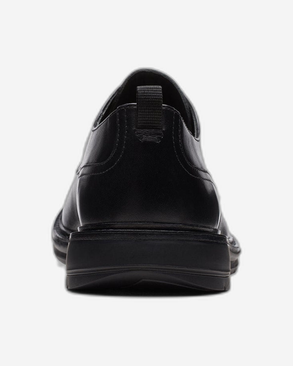 Clarks Chantry Lace (Standard Fit)
