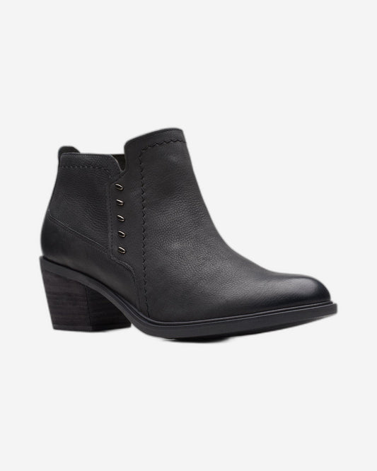 Clarks Neva Lo Boots (Standard Fit)