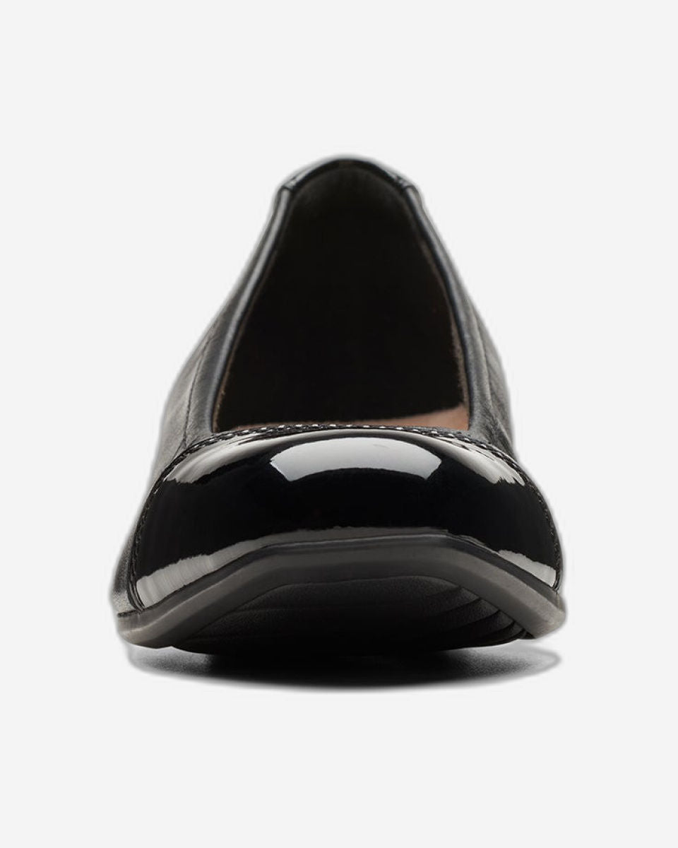 Clarks Juliet Step Shoes - Black Leather (Standard Fit)