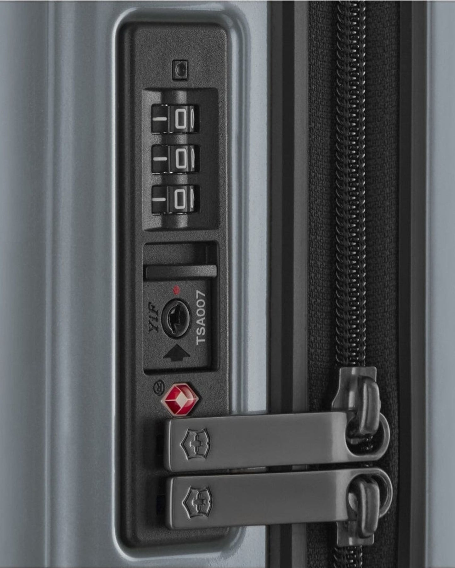 Victorinox Airox 55cm Global Hardside Non Expandable Super Lightweight Cabin Luggage Trolley Silver - 612499