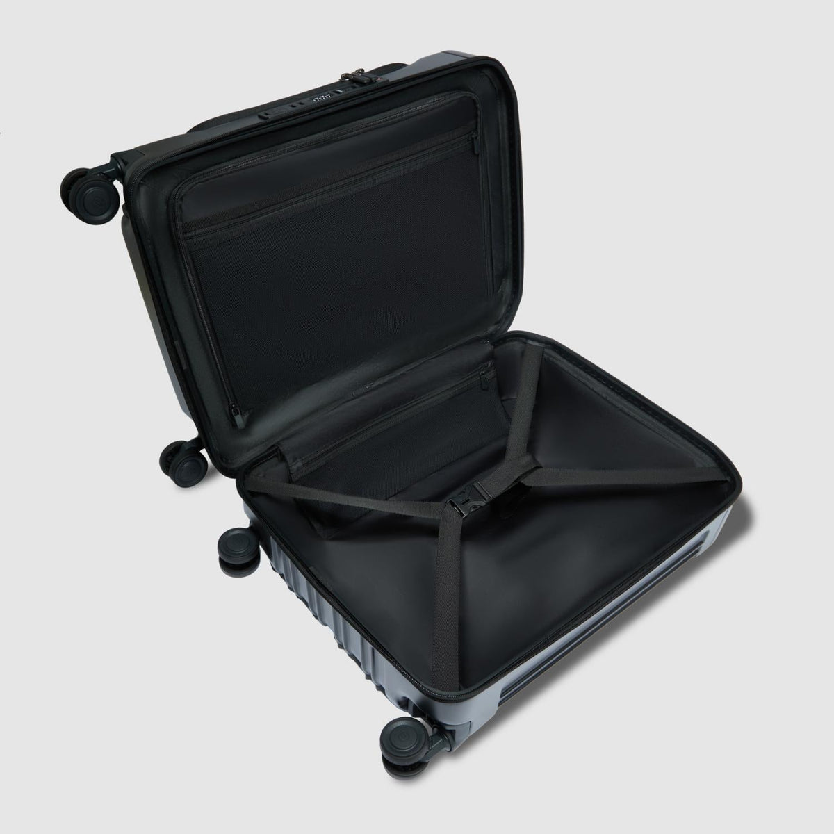 Piquadro Pq-Light Cabin Size Hardside Spinner With Computer And Matt Black