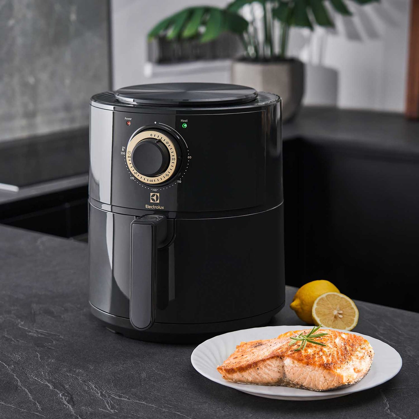 Electrolux Explore 6 Air Fryer With Mechanical Control 3L 1350W - E6Af1-220K