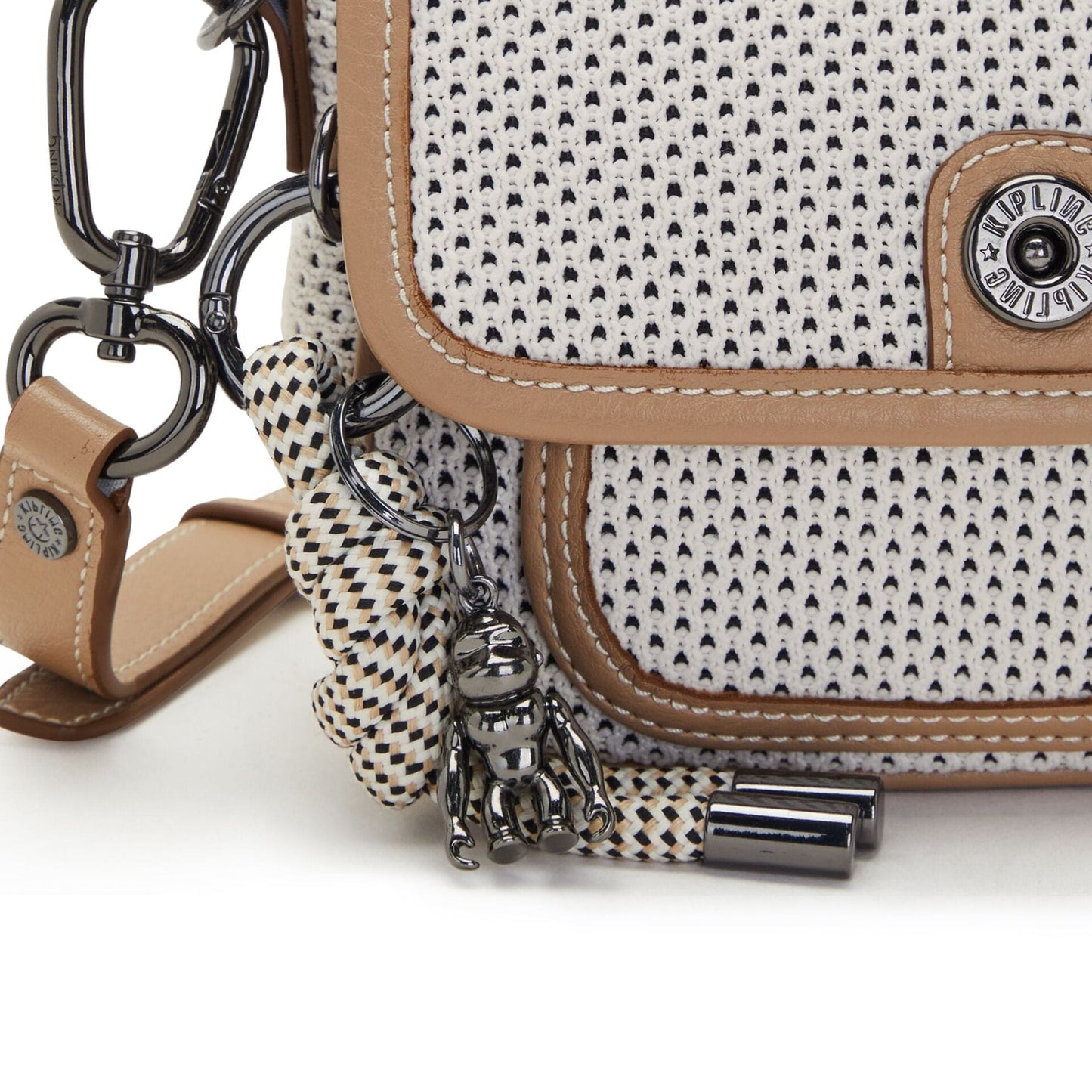 Inaki S Modest Beige