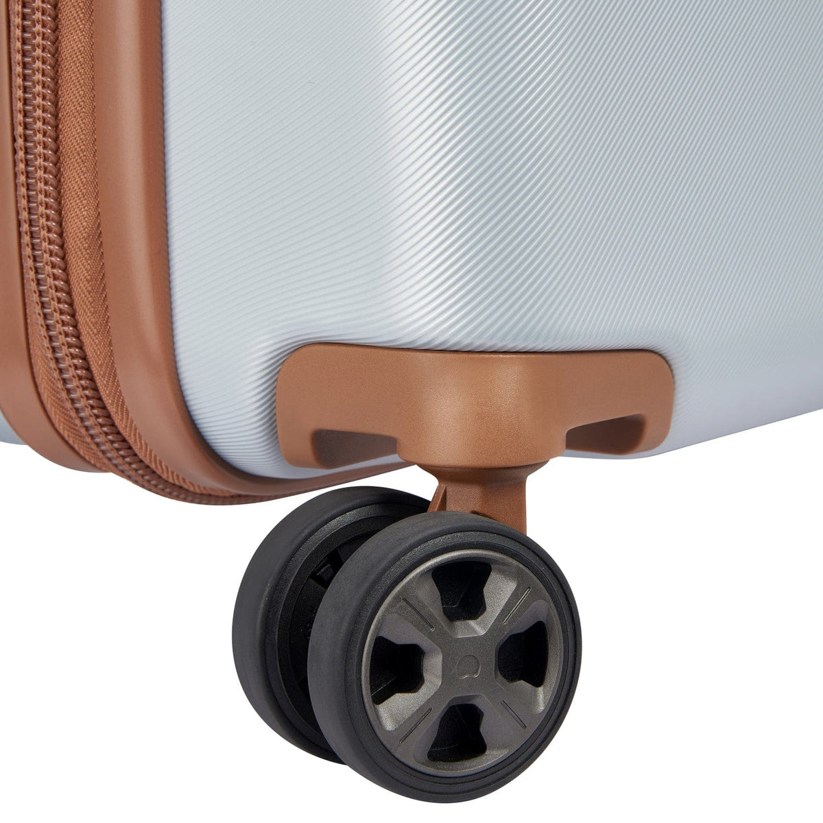 Delsey Paris Promenade Hard 2.0 55Cm Hardcase 4 Double Wheel Expandable Cabin Luggage Trolley Silver - 00208880111
