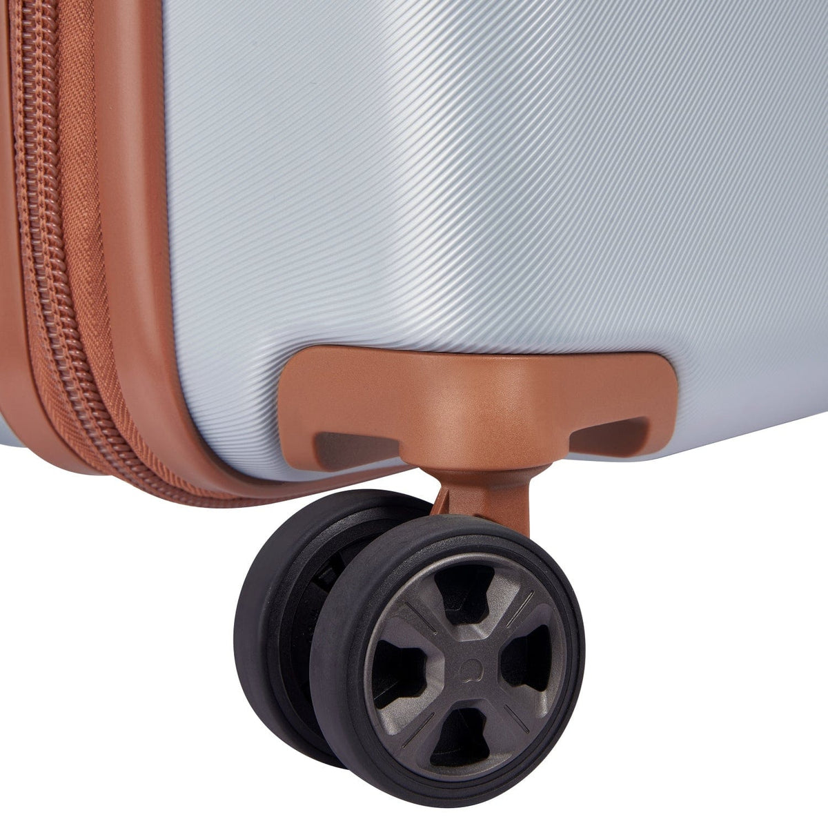 Delsey Paris Promenade Hard 2.0 70Cm Hardcase 4 Double Wheel Expandable Check-In Luggage Trolley Silver - 00208881911