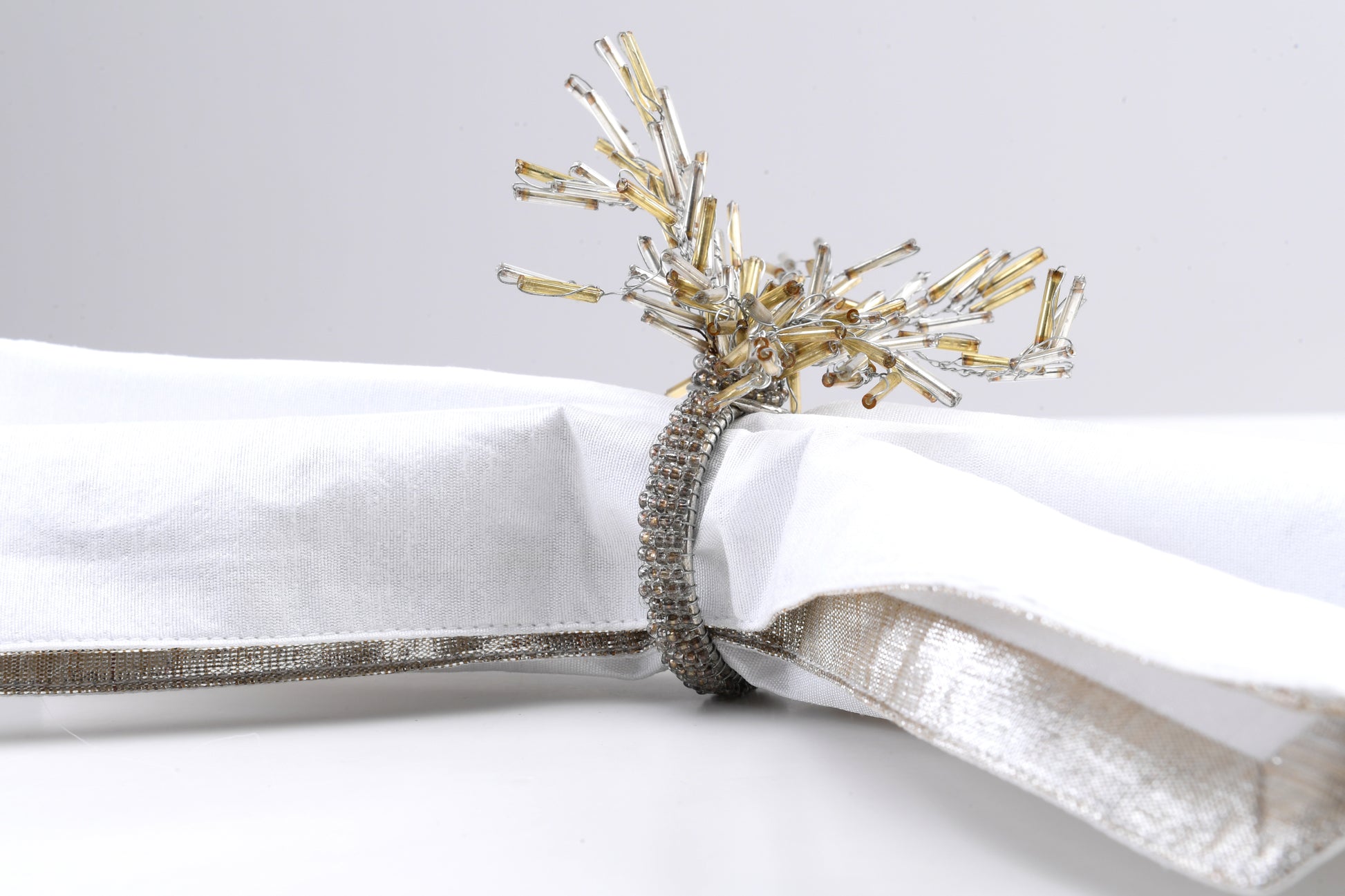 ARVD BEADED NAPKIN RING CHMPG GLD/SIL L-4