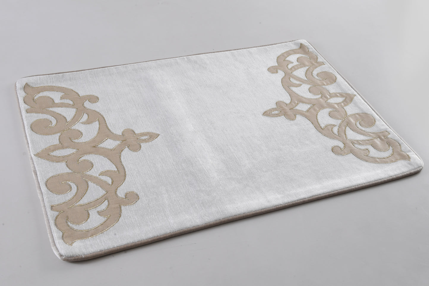 Embossed Slub Velvet+Tissue Placemat Ivory/Gold 33X48
