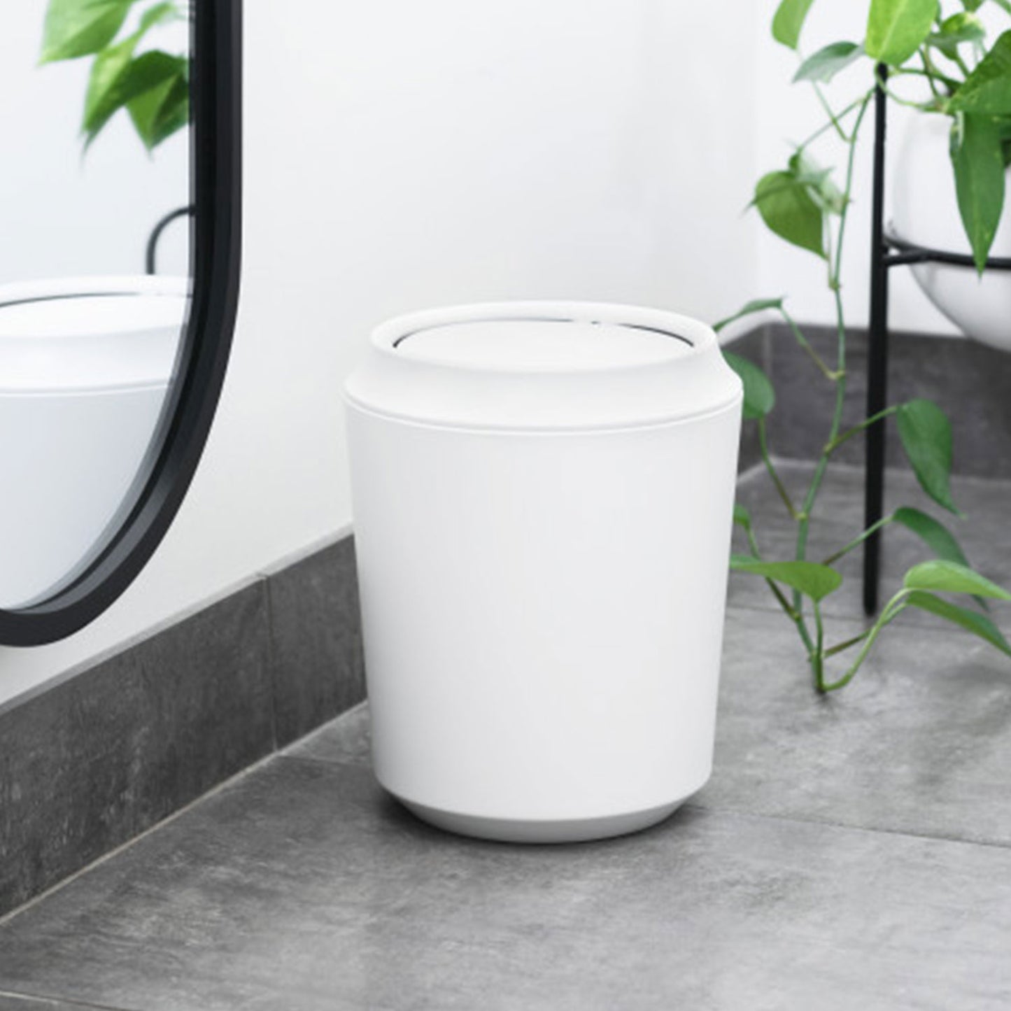 Umbra Corsa Bathroom Trash Can With Lid 12L White - 1005487-660