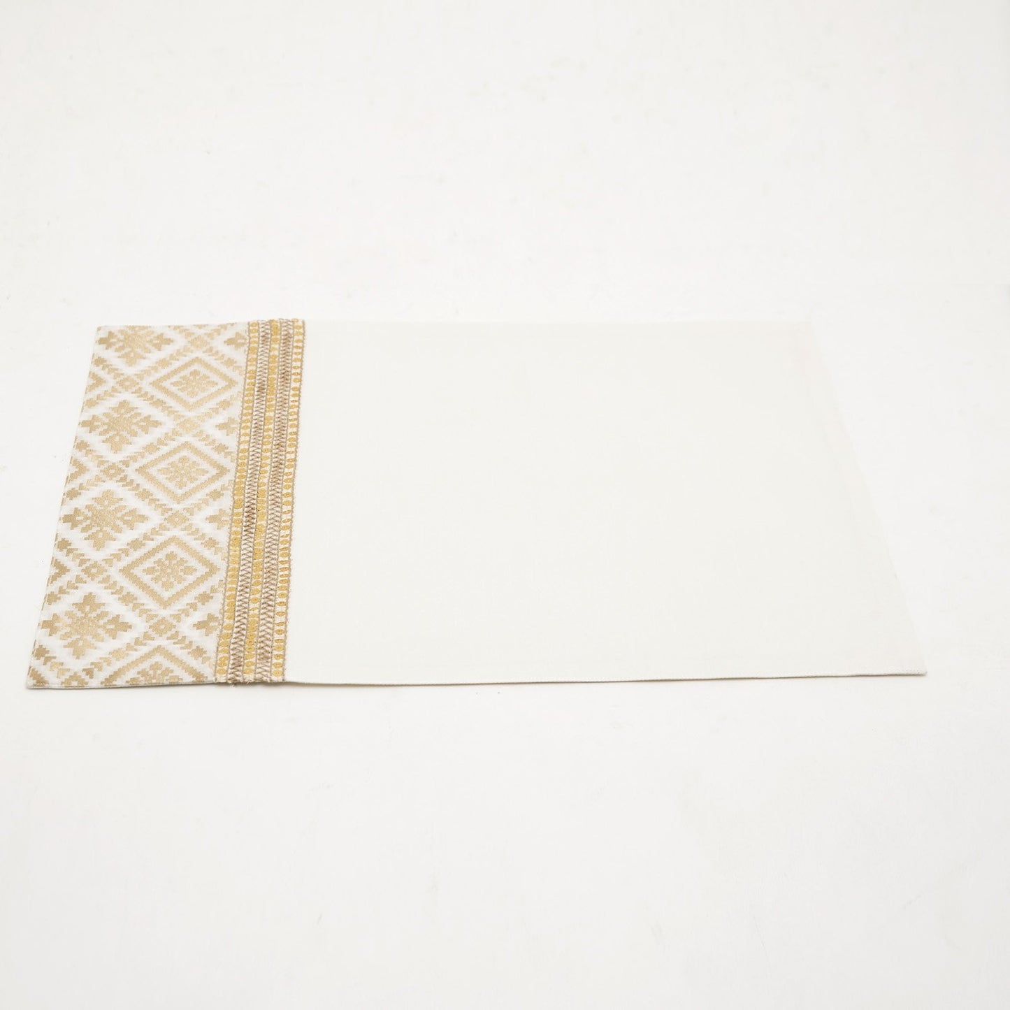 CREATIVE DIVA PLACEMAT IVORY/GOLD 33X48 - J-2-18-PM/33