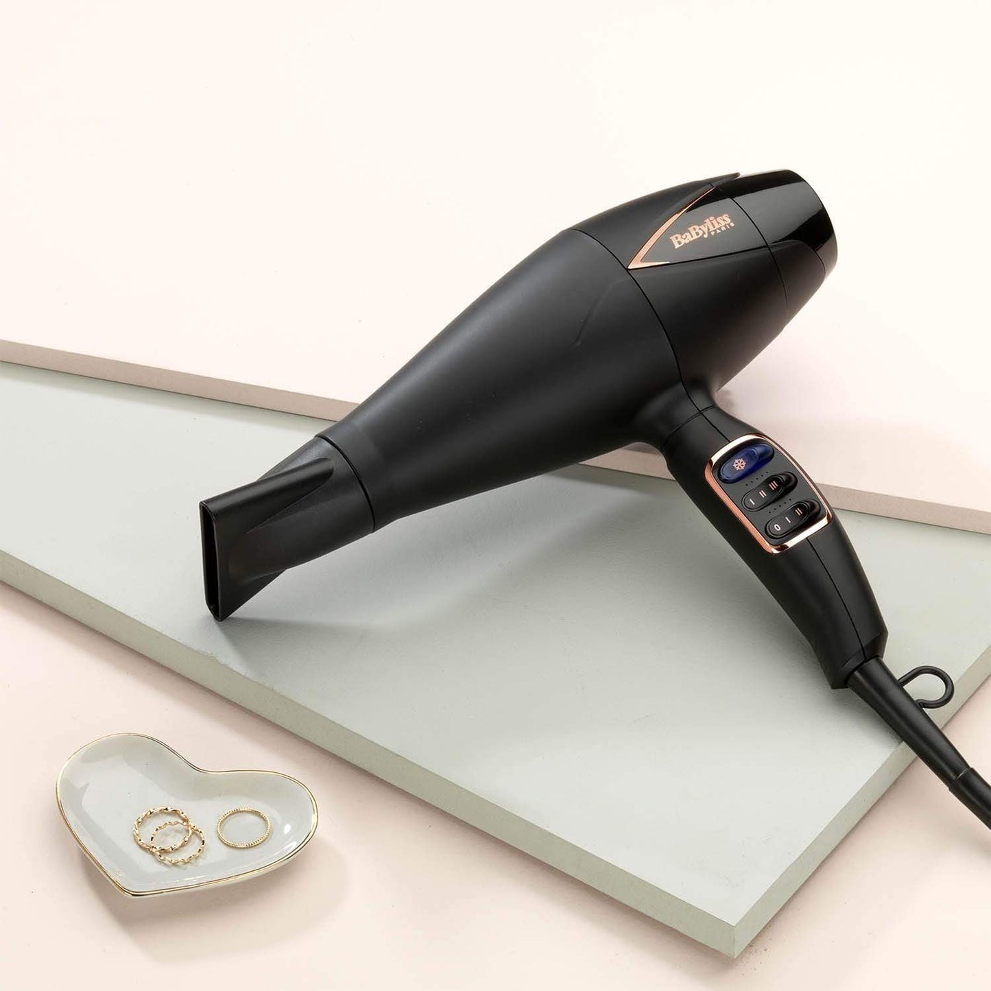 Babyliss Digital Dryer 2200W Black Bronze Super Ionic Diffuser  Frizz Control 3 Heat 2 Speed Cool Shot Titanium Ceramic Slim Nozzle - D665Sde