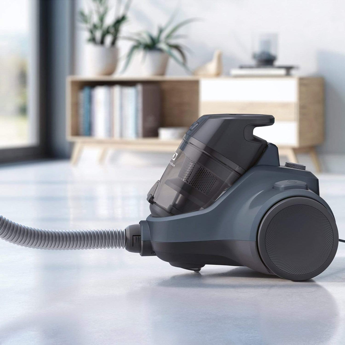 Electrolux Bagless Vacuum Cleaner 2000W 1.8L Dust Capacity - Ec41-2Db