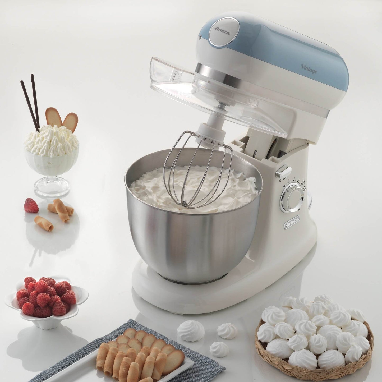 Ariete Vintage Kitchen Machine Cream/Blue, 1588-Bl